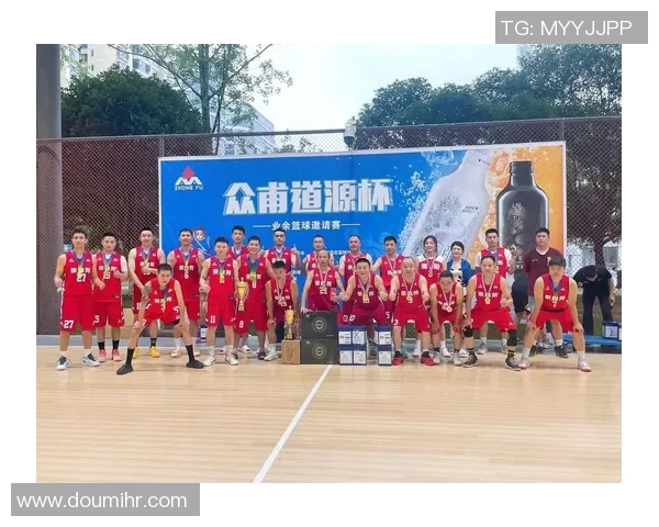 全国锦标赛回顾:广州篮球队展现出色实力与团队合作精神